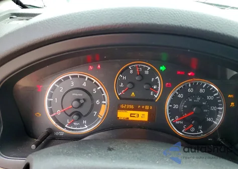 2015 Nissan Armada Sv z USA, uszkodzony, nr VIN 5N1BA0ND8FN622158